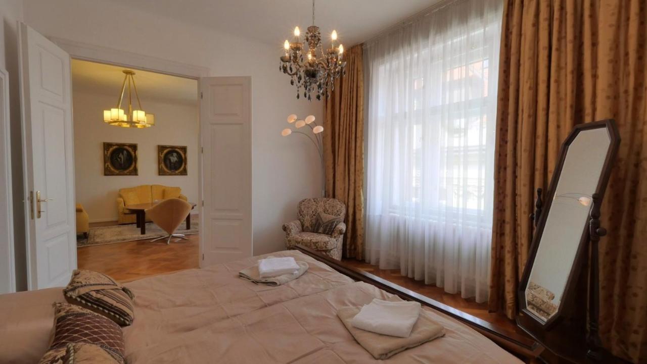 Velky 3I Apartman V Centre Mesta บราติสลาวา ภายนอก รูปภาพ