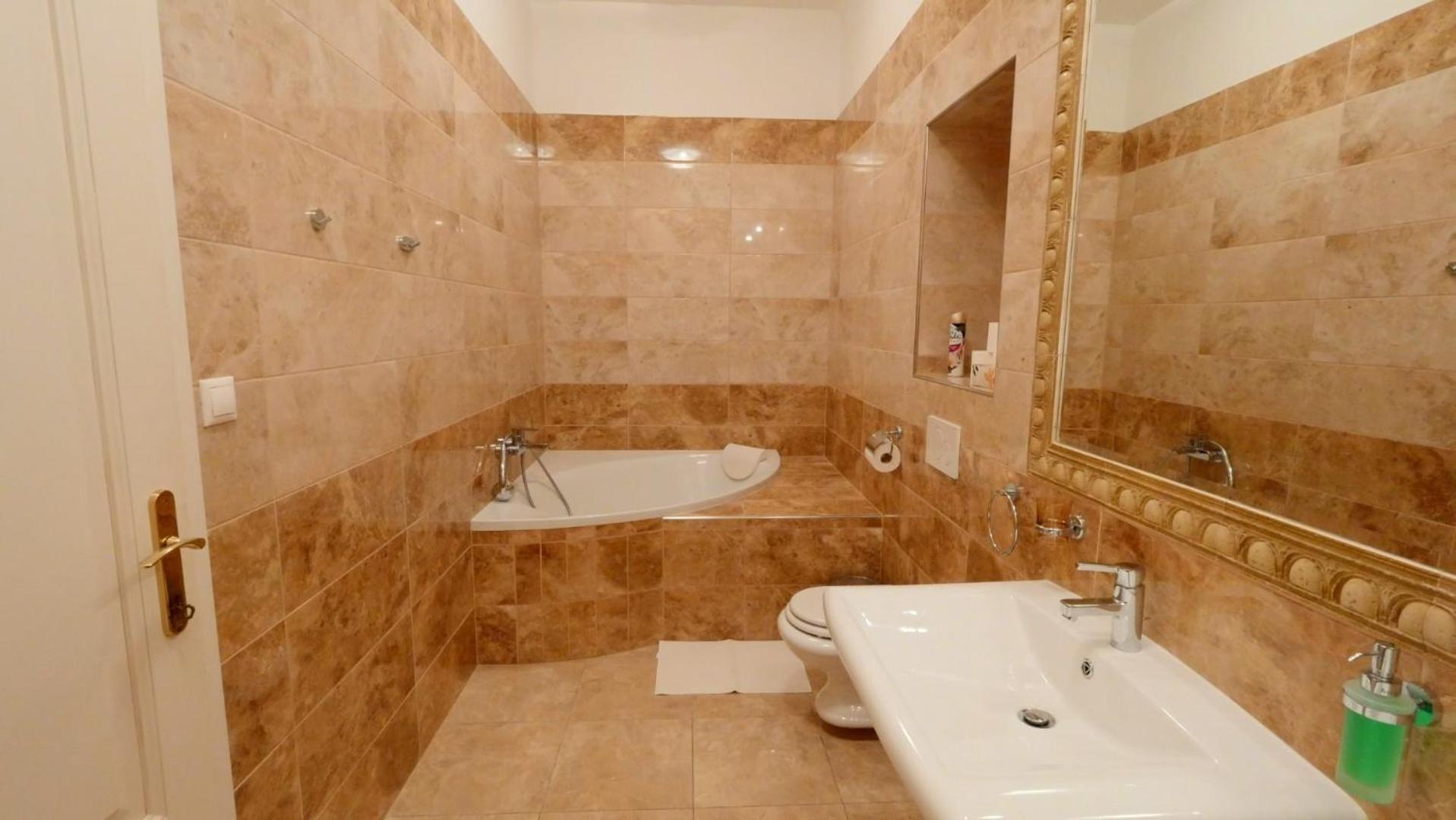 Velky 3I Apartman V Centre Mesta บราติสลาวา ภายนอก รูปภาพ
